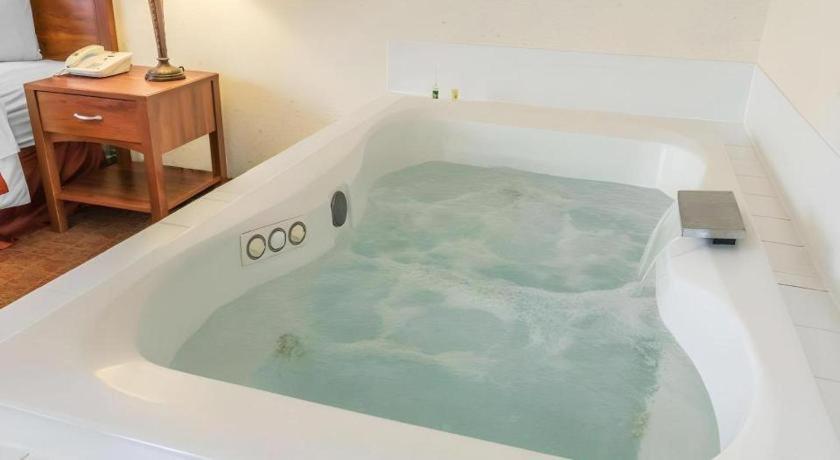 Quality Inn Royle Kittanning エクステリア 写真